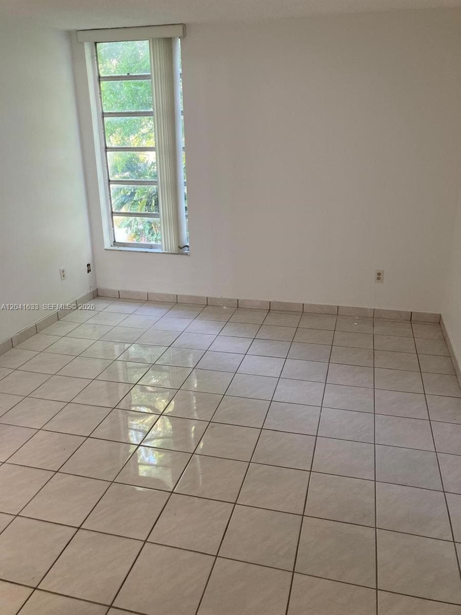 210 Fontainebleau Blvd # 306, Miami, FL 33172 photo 5