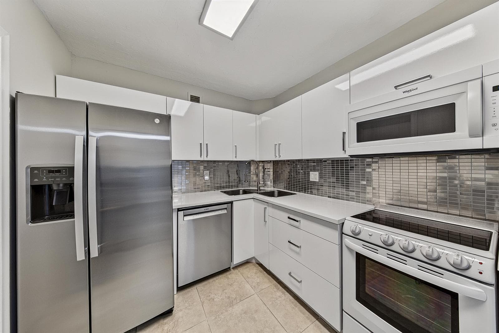 9 NE 19th Court # C112, Wilton Manors FL 33305 photo 5