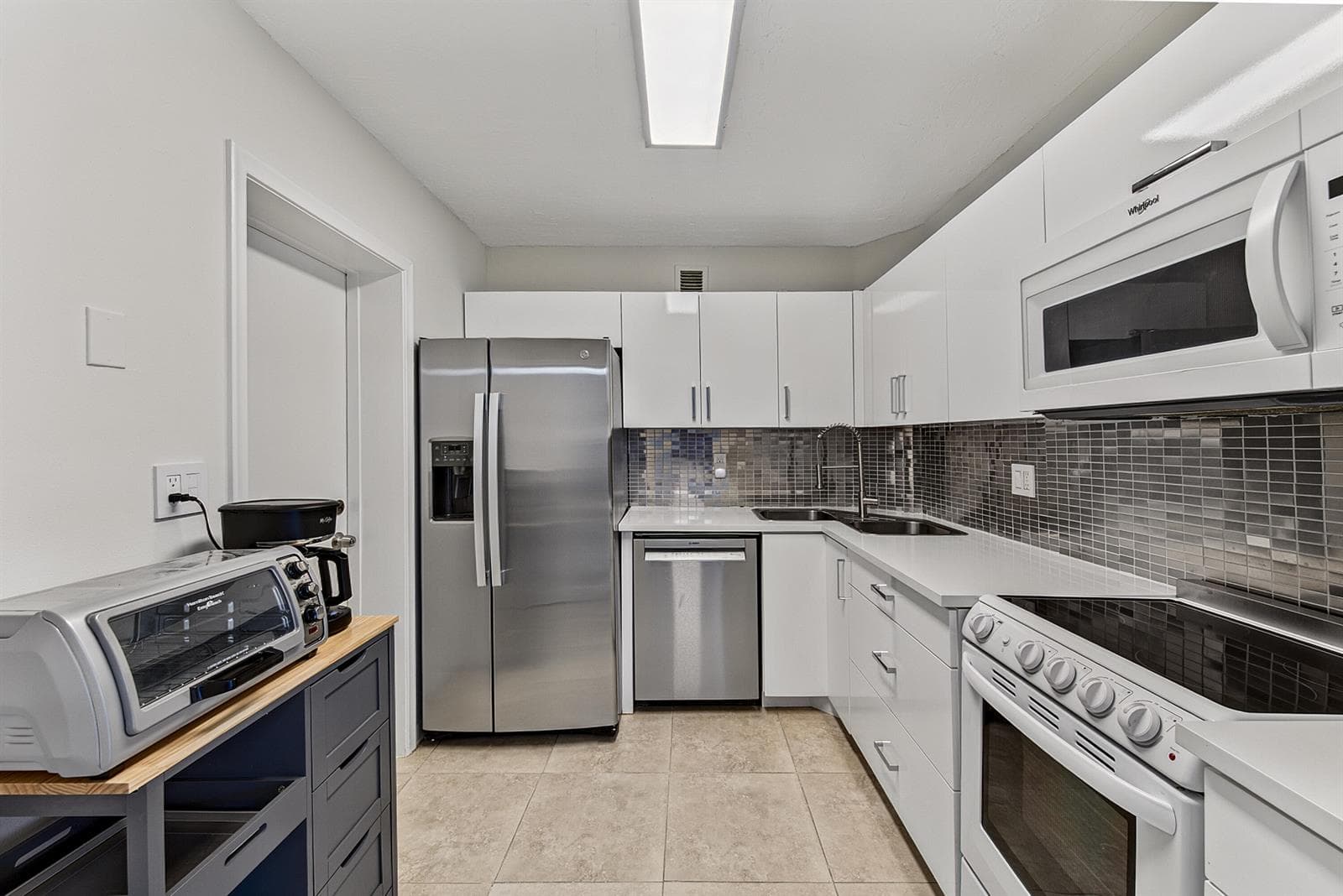 9 NE 19th Court # C112, Wilton Manors FL 33305 photo 4