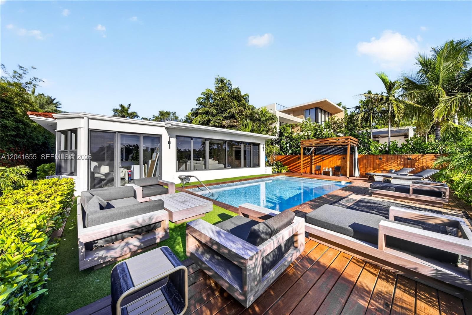 460 W Dilido Dr, Miami Beach FL 33139 photo 3