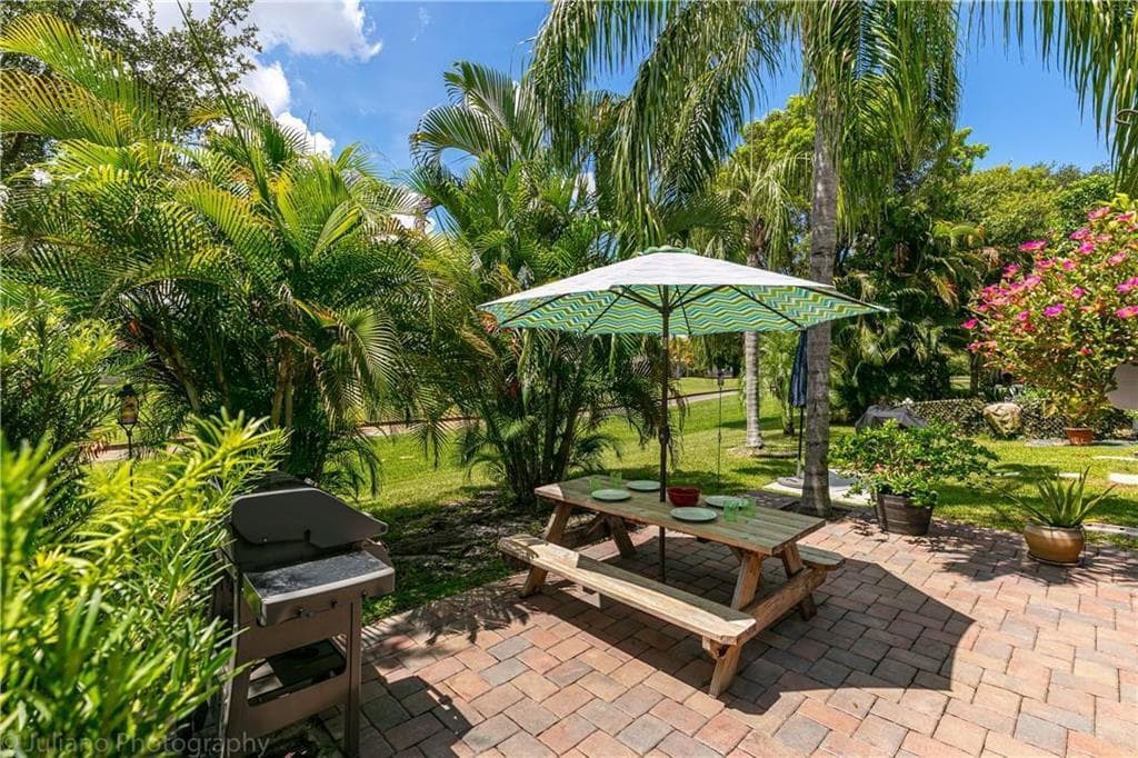 7610 Pinewalk Drive S # 128, Margate FL 33063 photo 2