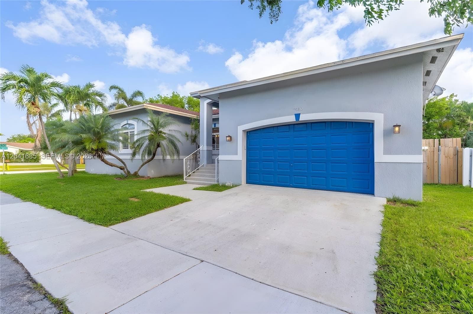 7950 SW 196th Ter, Cutler Bay FL 33189 photo 2