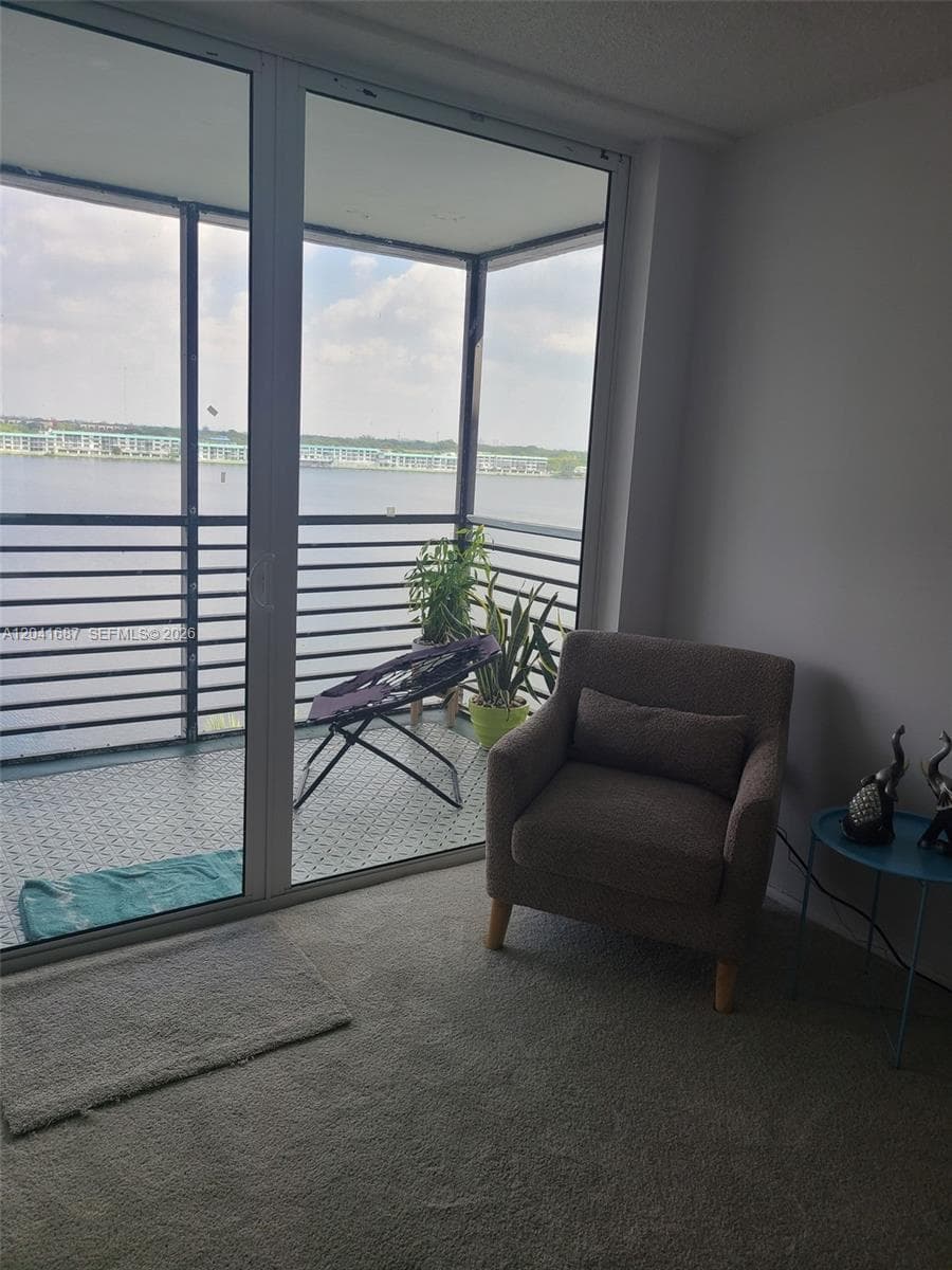 1075 NE Miami Gardens Dr # 708, Miami, FL 33179 photo 3