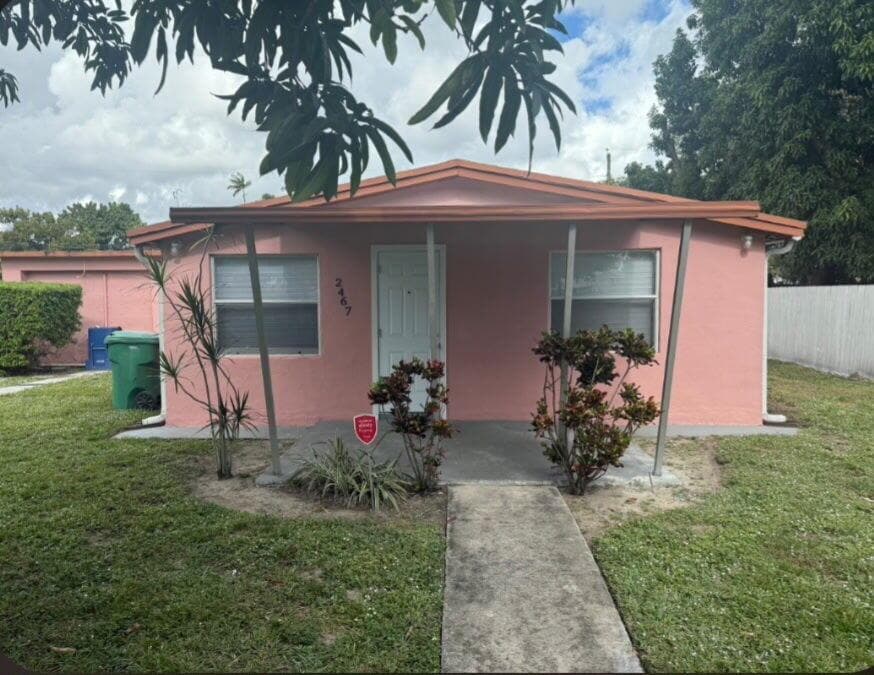 2467 NW 90th Street, Miami FL 33147 photo 2