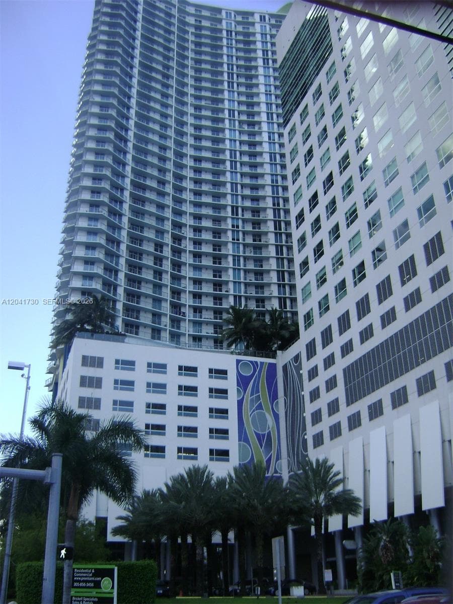 185 SW 7th St # 2104, Miami FL 33130