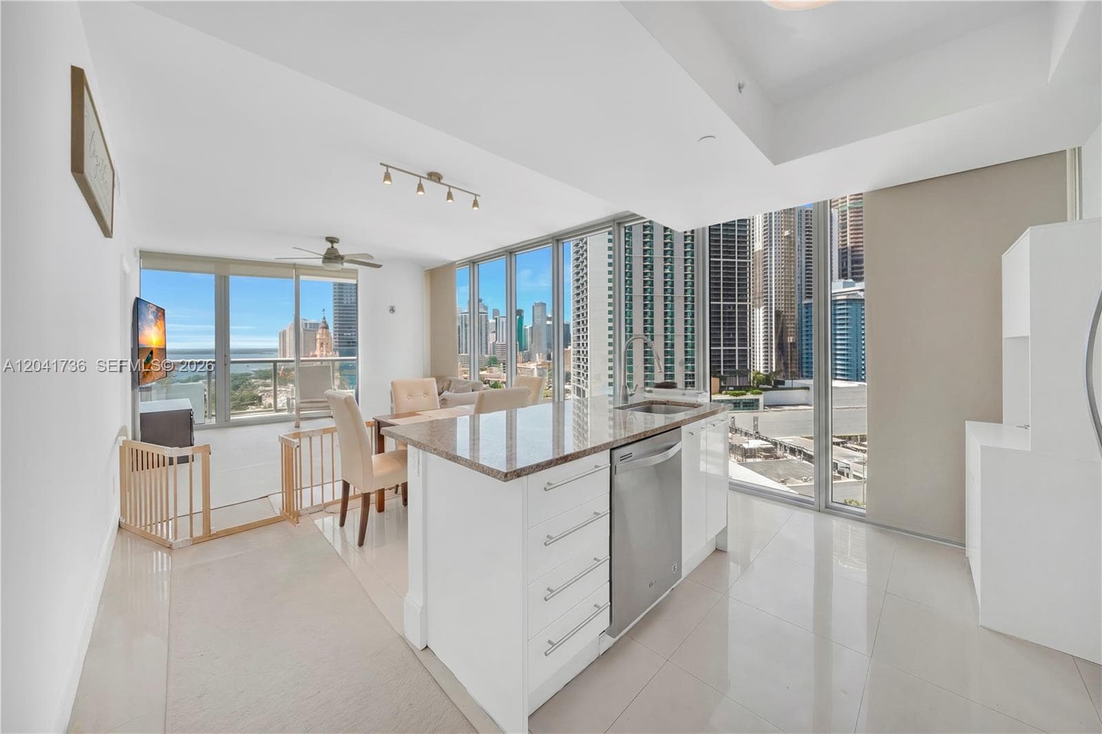 888 Biscayne Blvd # 2101, Miami FL 33132 photo 5