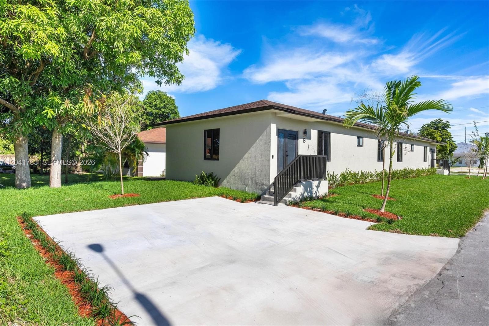601 NW 3rd Ave, Hallandale Beach FL 33009 photo 3