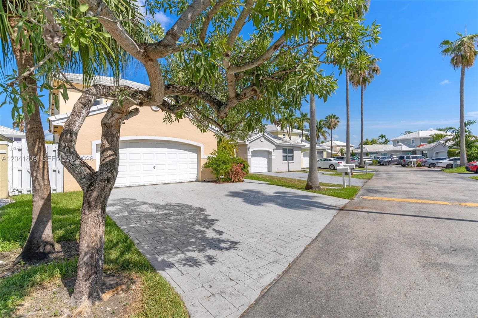 4766 SW 154th Ave, Miami FL 33185 photo 2