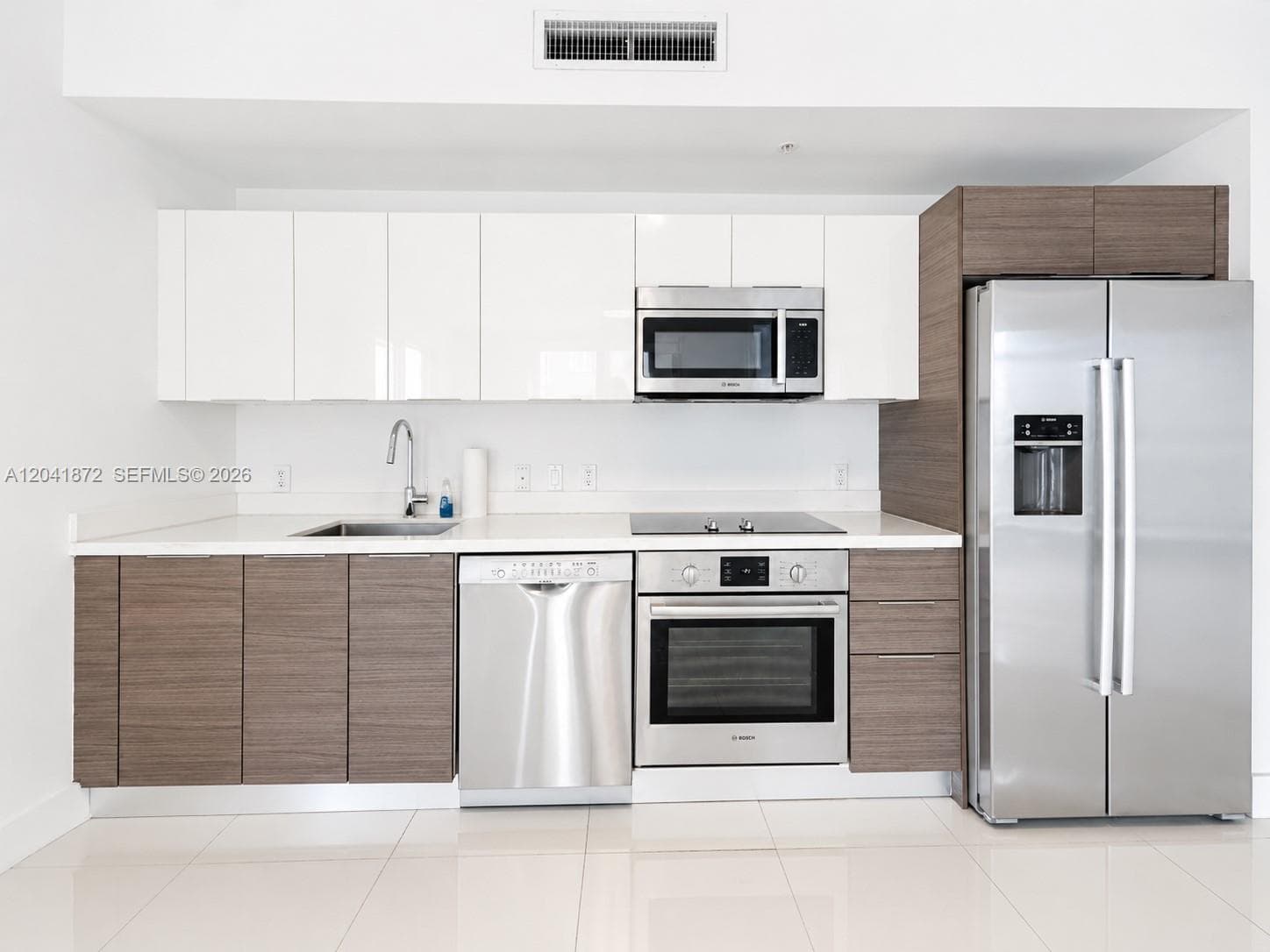 1010 SW 2nd Ave # 1504, Miami, FL 33130 photo 2