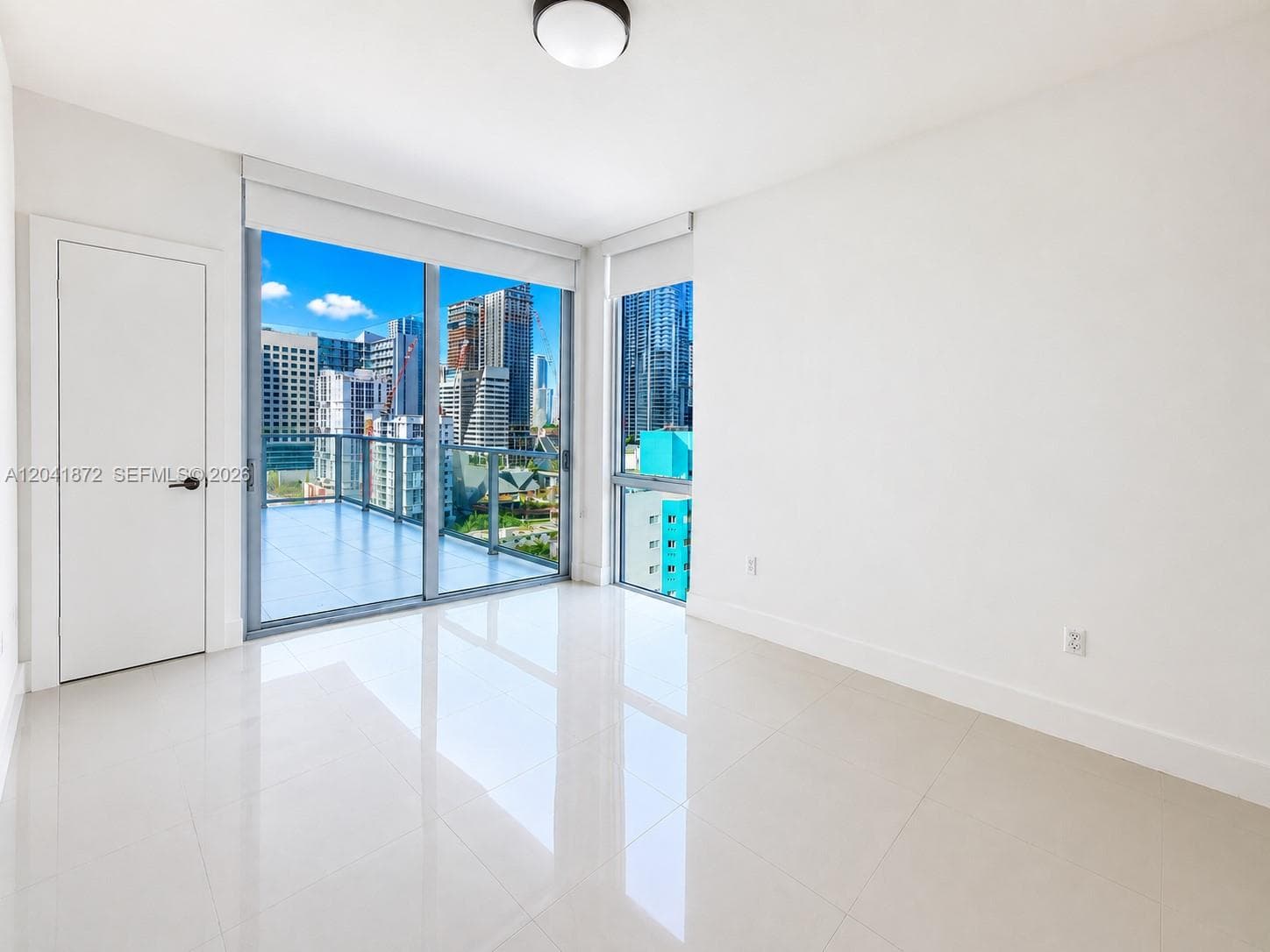 1010 SW 2nd Ave # 1504, Miami, FL 33130 photo 4