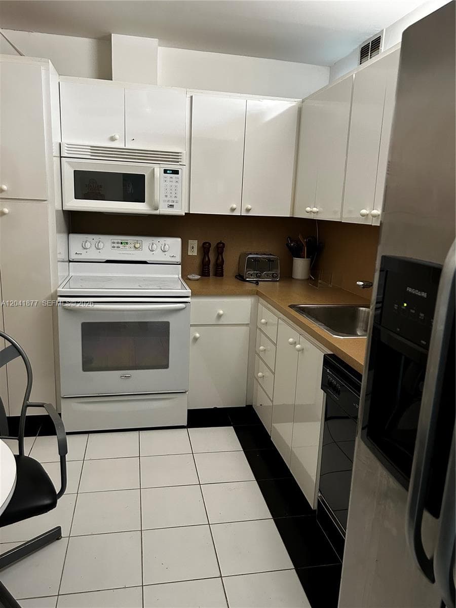 1980 S Ocean Dr # 8A, Hallandale Beach FL 33009 photo 4