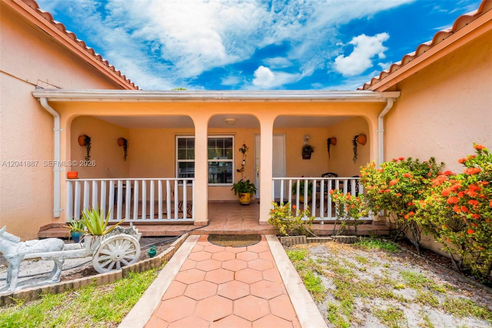 19240 NW 60th Ct, Hialeah FL 33015 photo 3