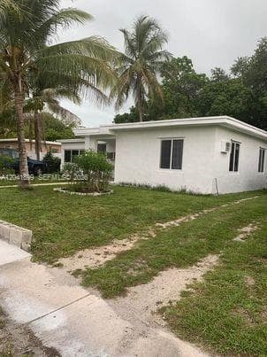 809 NE 140th St, North Miami FL 33161 photo 2