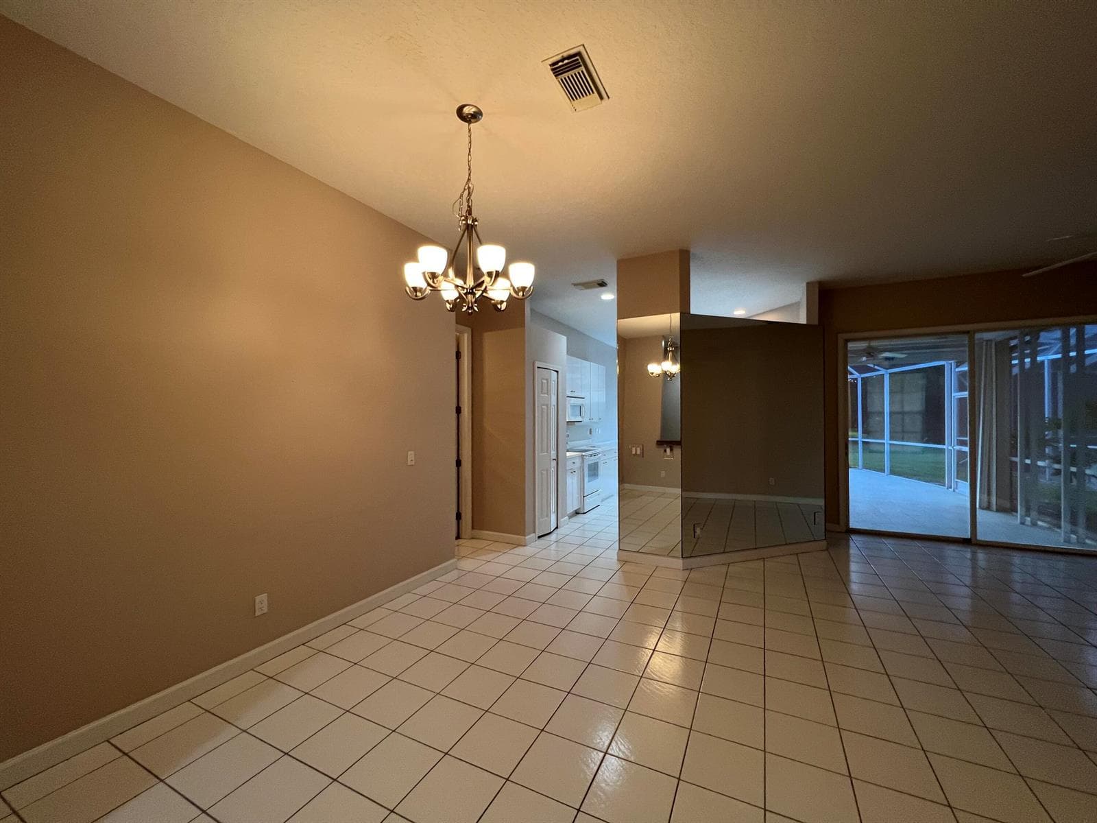 557 SW New Castle Cove, Port St. Lucie FL 34986 photo 3