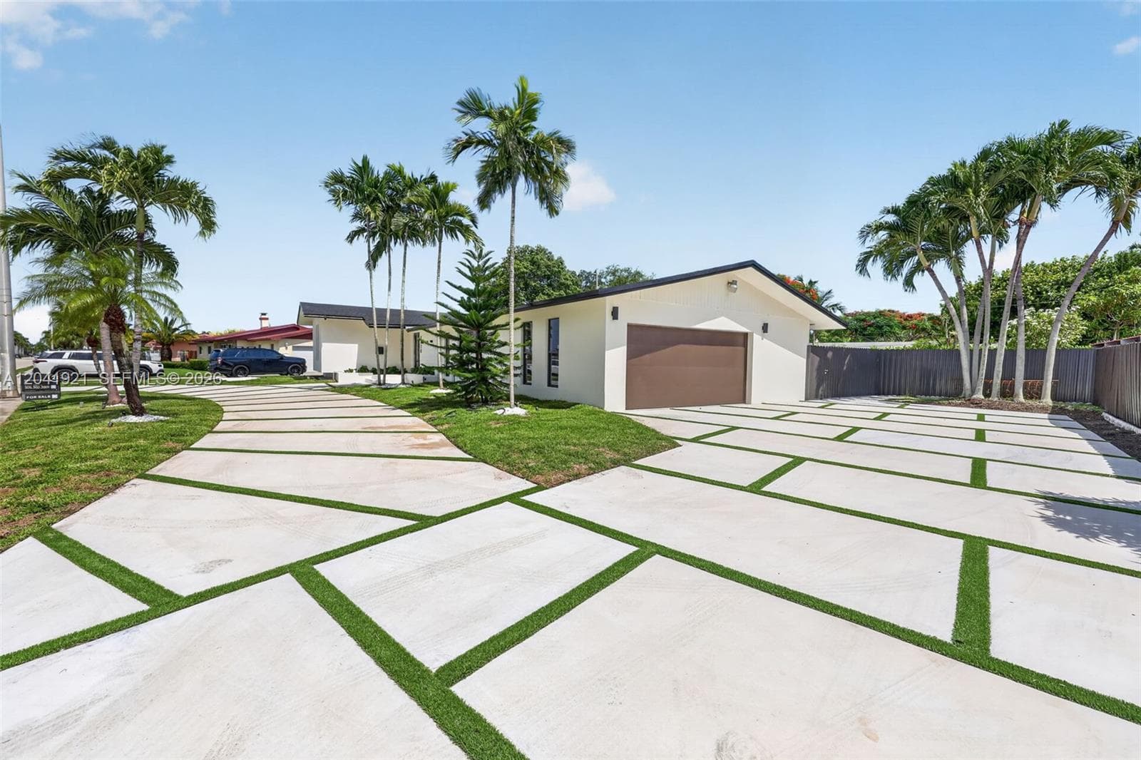 8430 SW 88th St, Miami FL 33156 photo 2