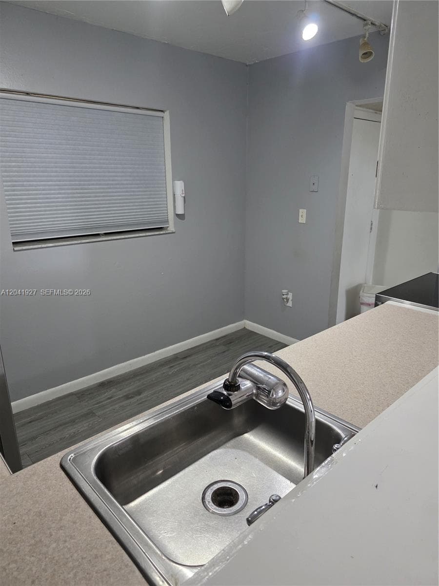 8065 SW 107th Ave # 202, Miami FL 33173 photo 4