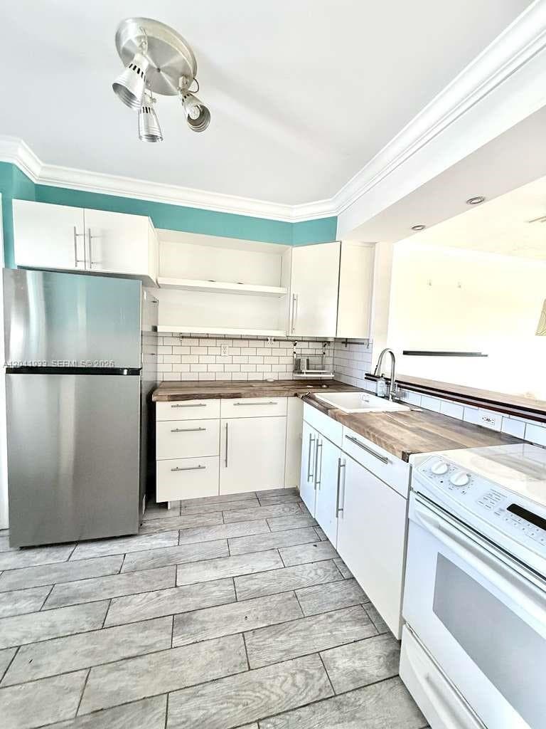 1530 NE 191st St # 340, Miami, FL 33179 photo 2