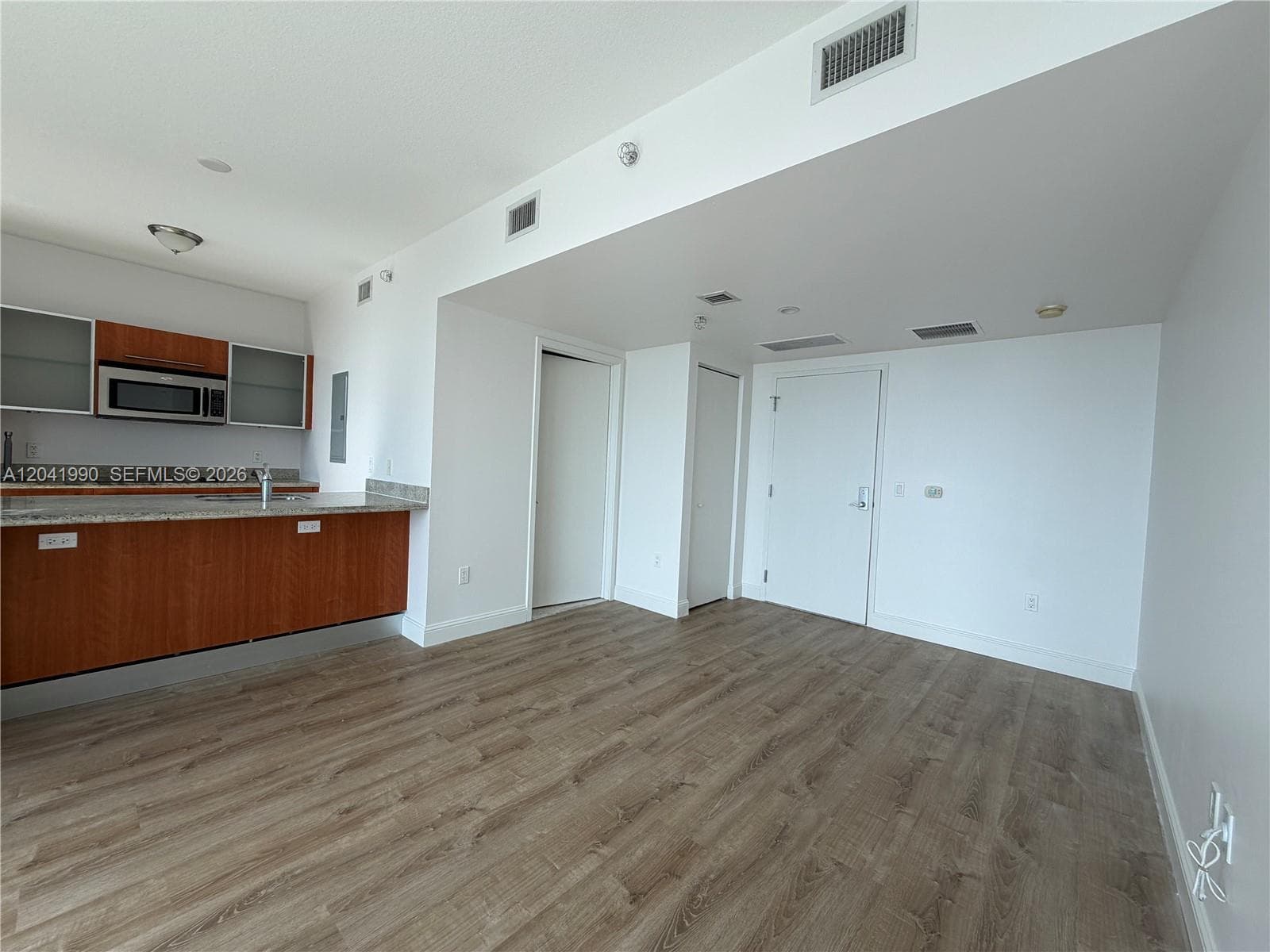 185 SW 7th St # 3200, Miami FL 33130 photo 3