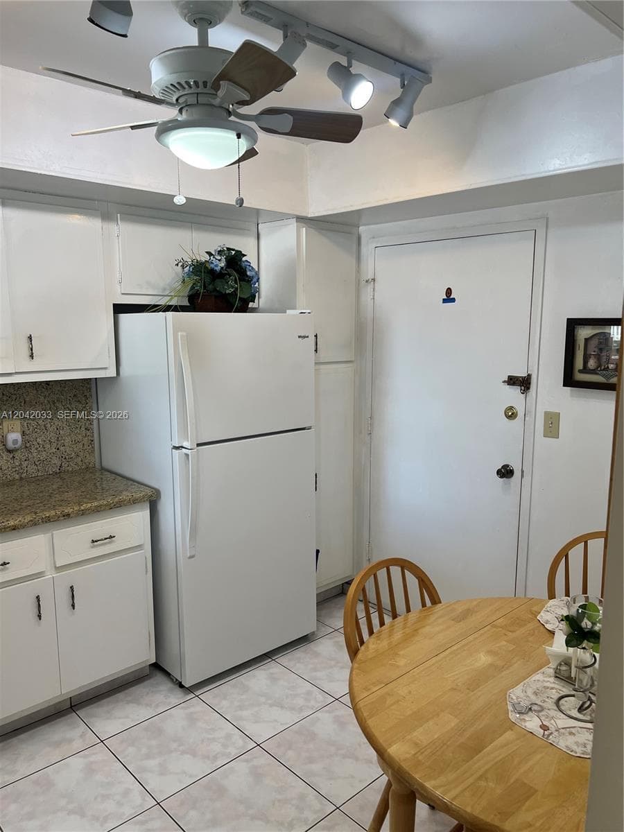1351 NE Miami Gardens Dr # 222E, Miami FL 33179 photo 2