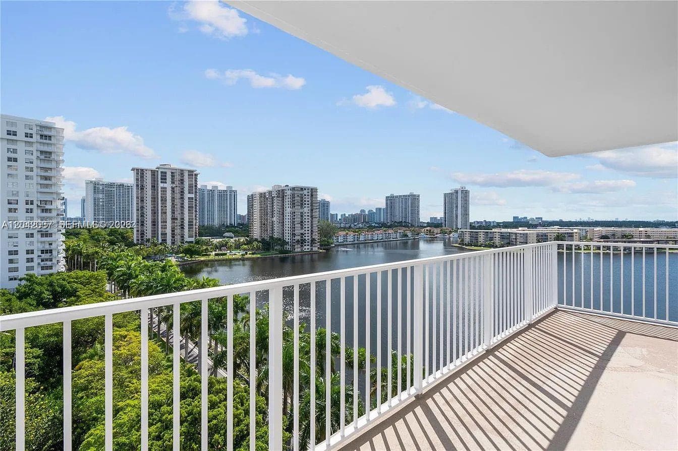 2801 NE 183rd St # 1016W, Aventura FL 33160 photo 4