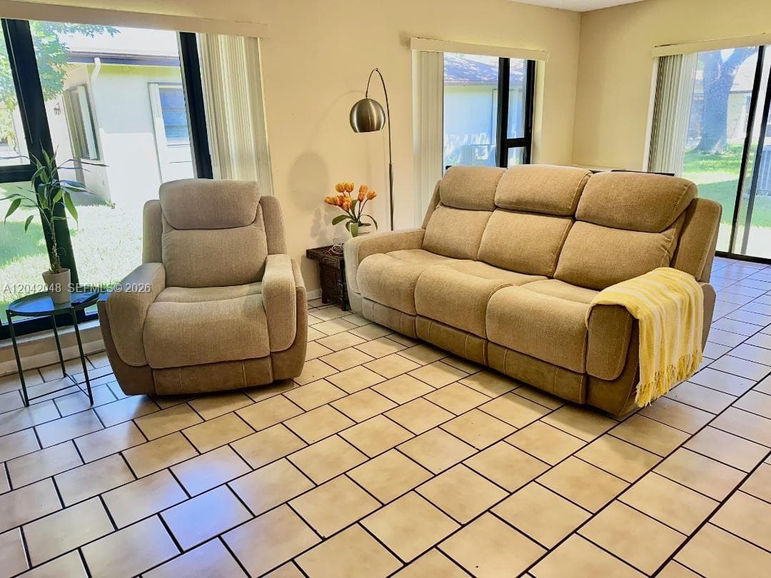 1714 SW 20th Ter, Deerfield Beach FL 33442 photo 4