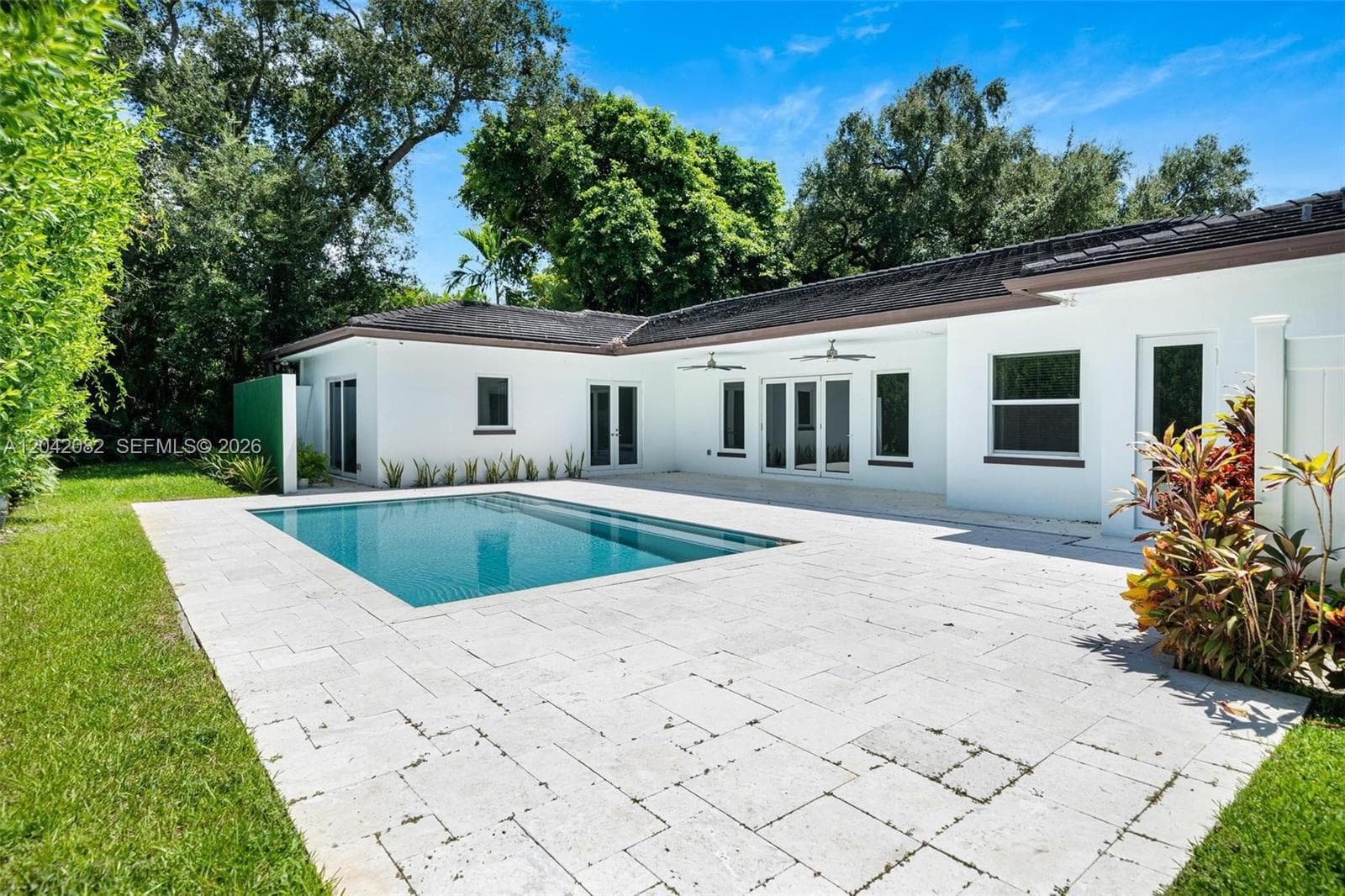 511 Madeira Ave, Coral Gables FL 33134 photo 2