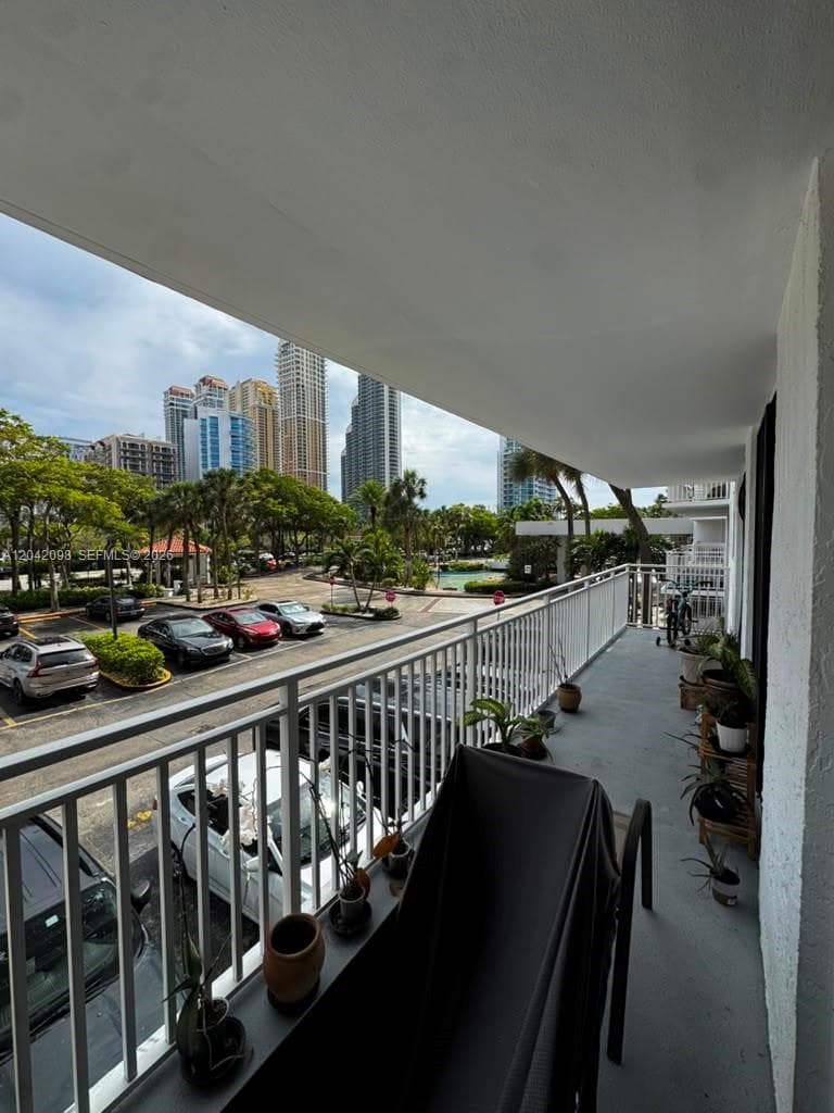 210 174th St # M11, Sunny Isles Beach FL 33160