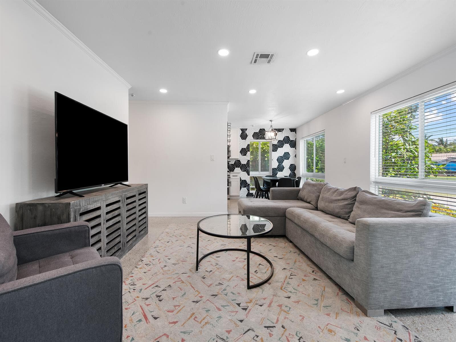 657 NW 30th Court, Wilton Manors FL 33311 photo 3