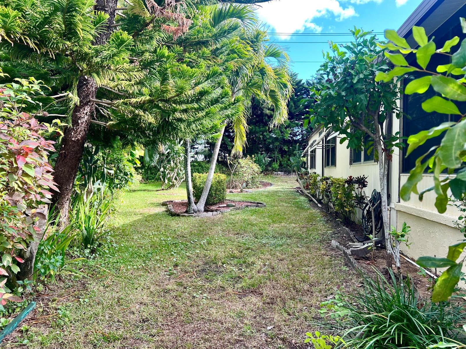 8011 SE Homestead Avenue, Hobe Sound FL 33455 photo 3