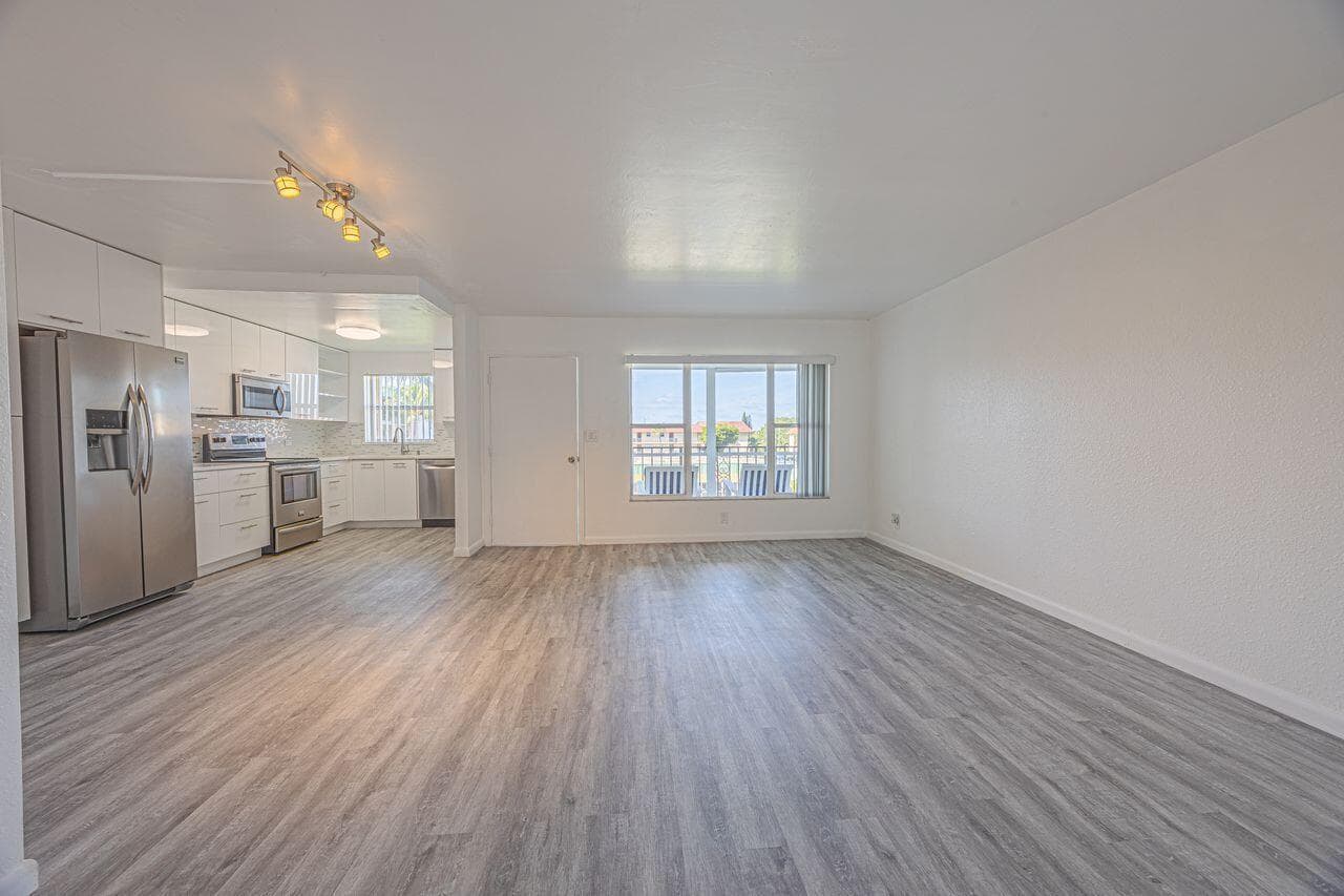 808 SE 7th Street # 305, Deerfield Beach FL 33441 photo 3