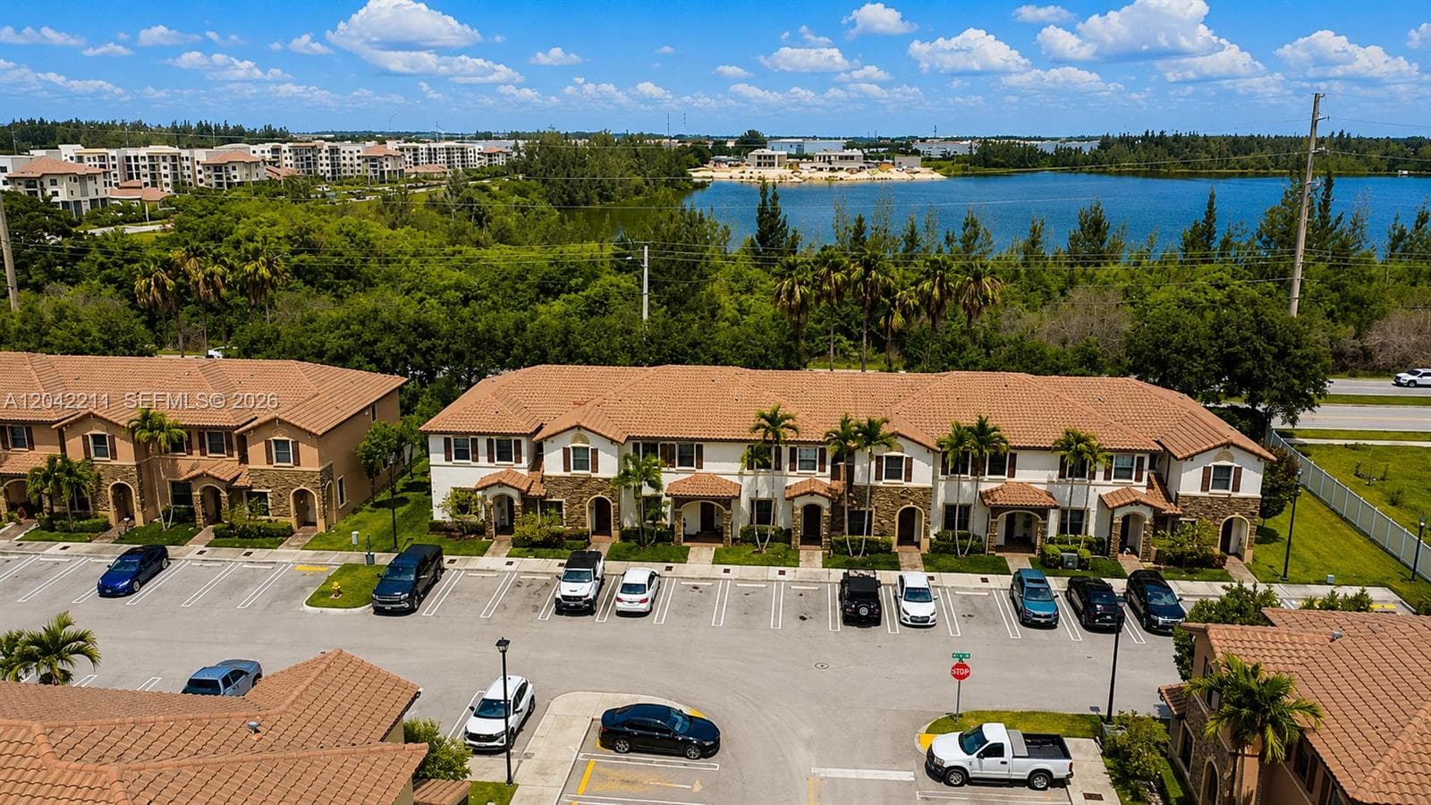 8954 W 35th Way, Hialeah FL 33018 photo 3
