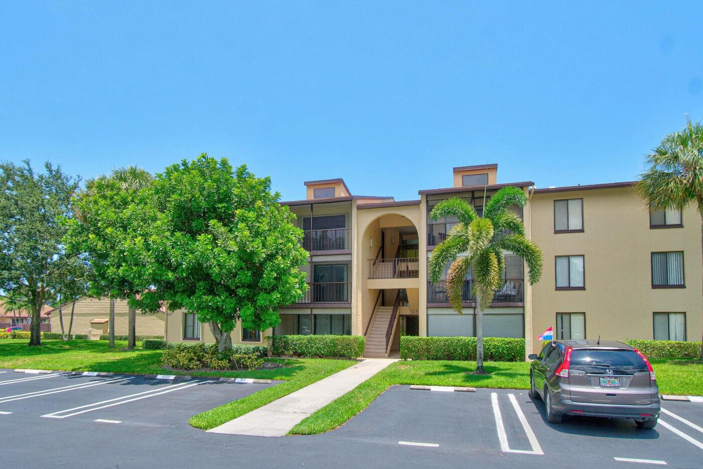627 Sea Pine Way # A3, FL 33415 photo 2