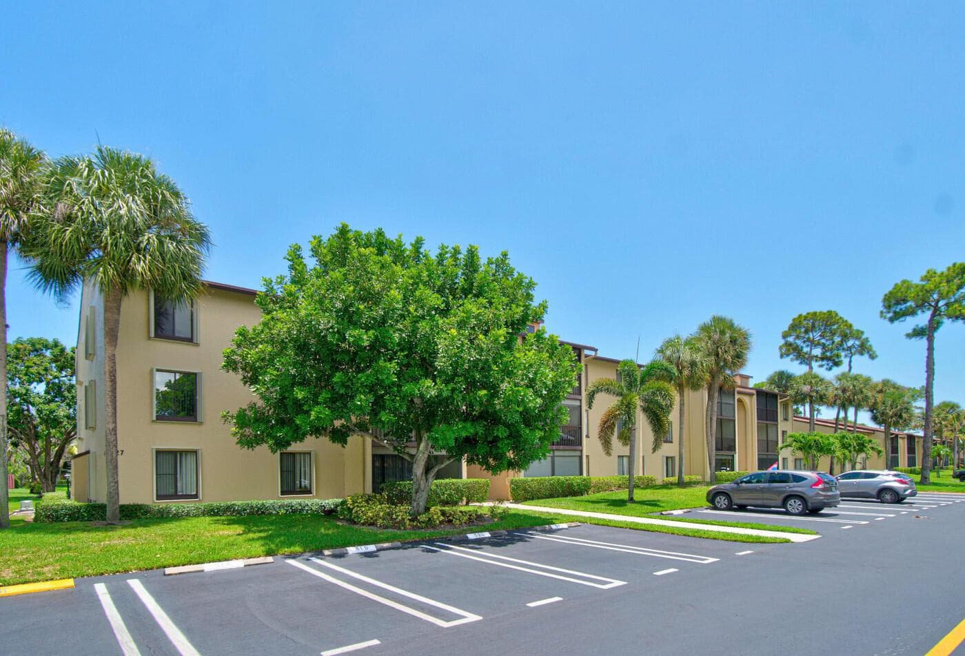 627 Sea Pine Way # A3, FL 33415 photo 3