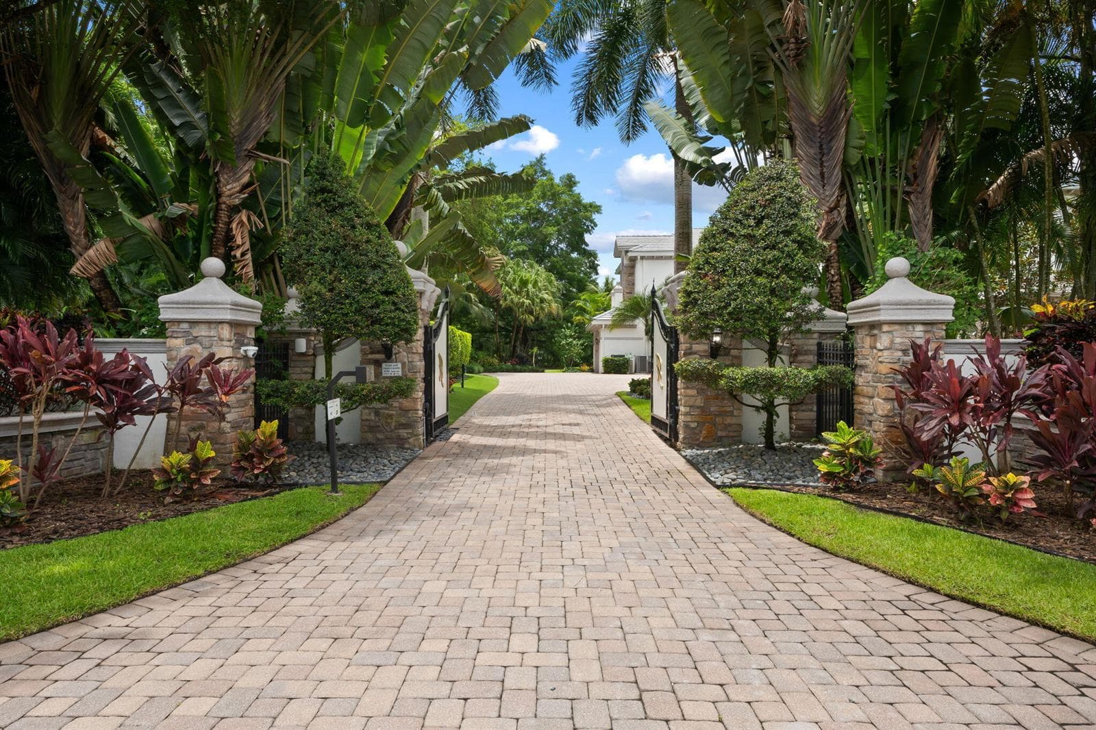 8950 NW 70th Court, Parkland FL 33067 photo 2