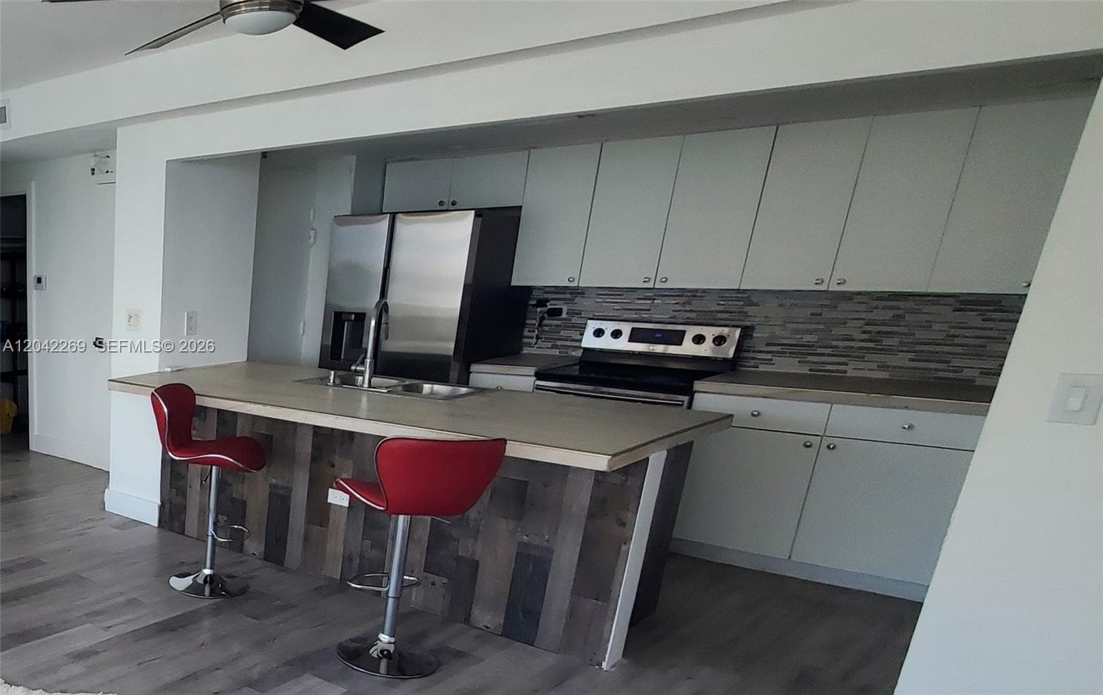 7545 E Treasure Dr # 9H, North Bay Village FL 33141 photo 4