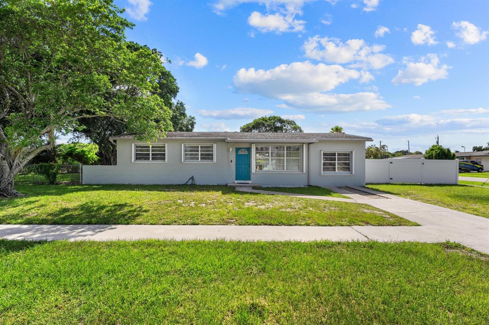 153 Abaco Drive, Palm Springs FL 33461 photo 2