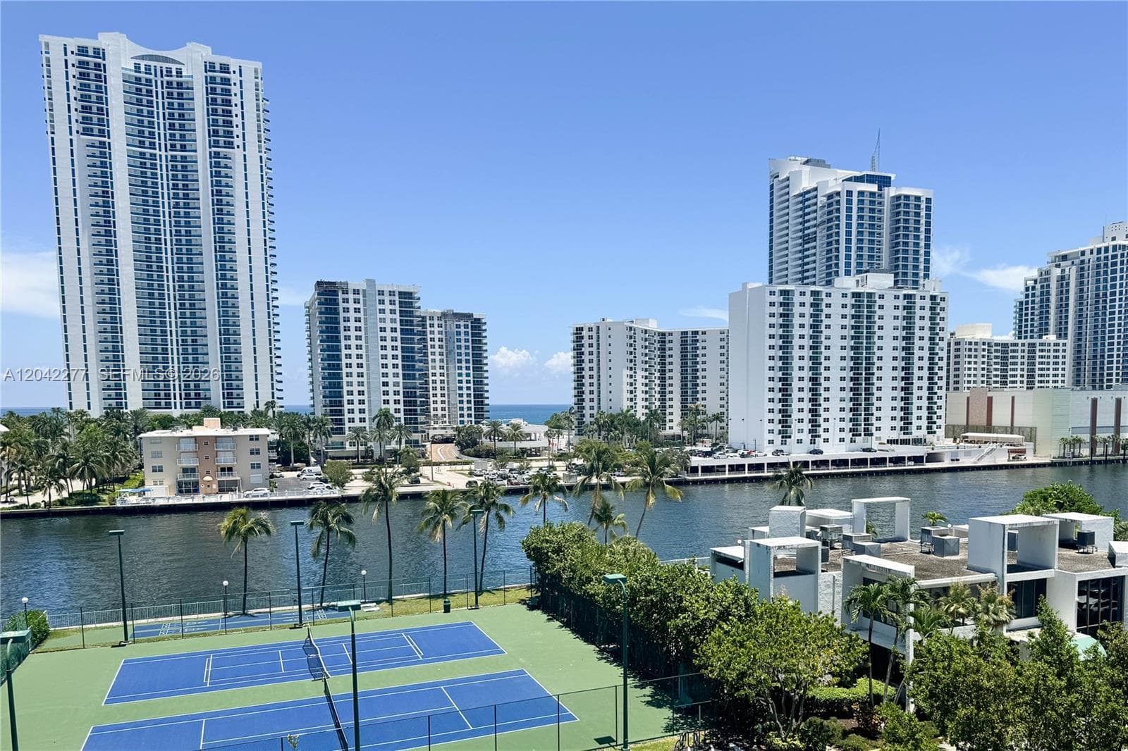 1000 Parkview Dr # 726, Hallandale Beach FL 33009 photo 3