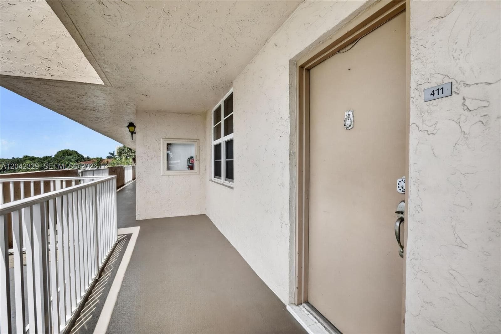 250 Jacaranda Dr # 411, Plantation FL 33324 photo 3