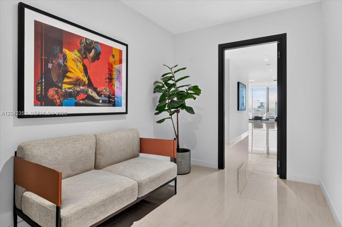 20 NE 11th St # 6003, Miami FL 33132 photo 2