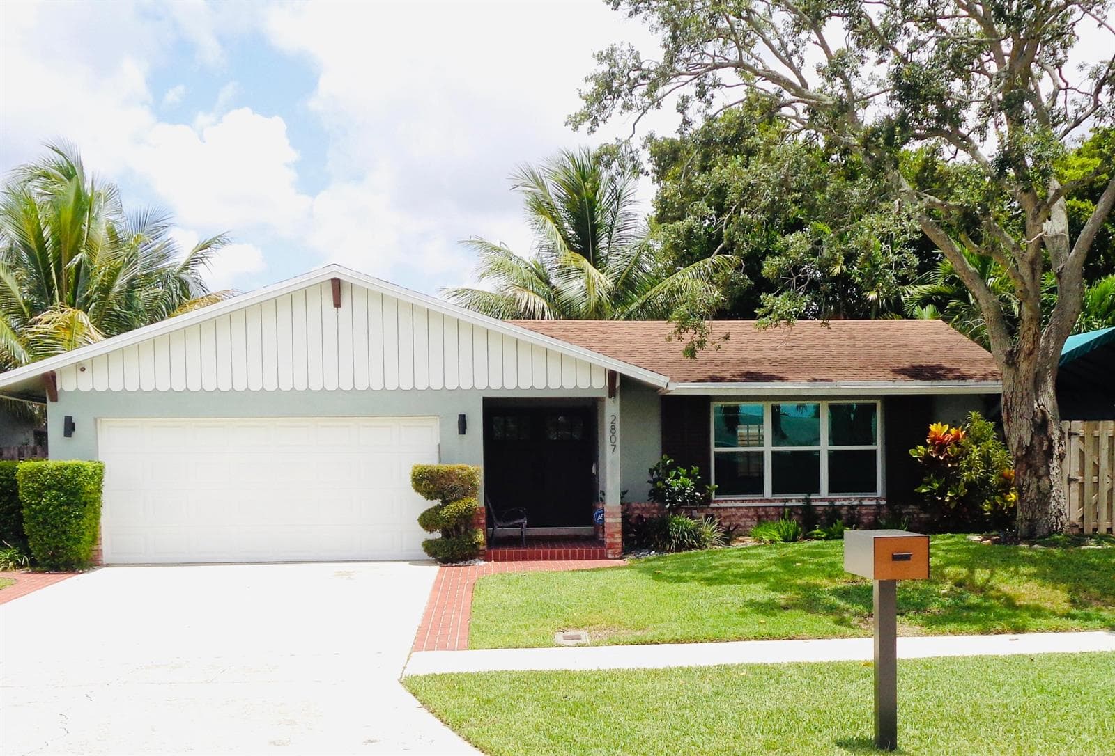 2807 SW 13th Court, Deerfield Beach FL 33442 photo 2