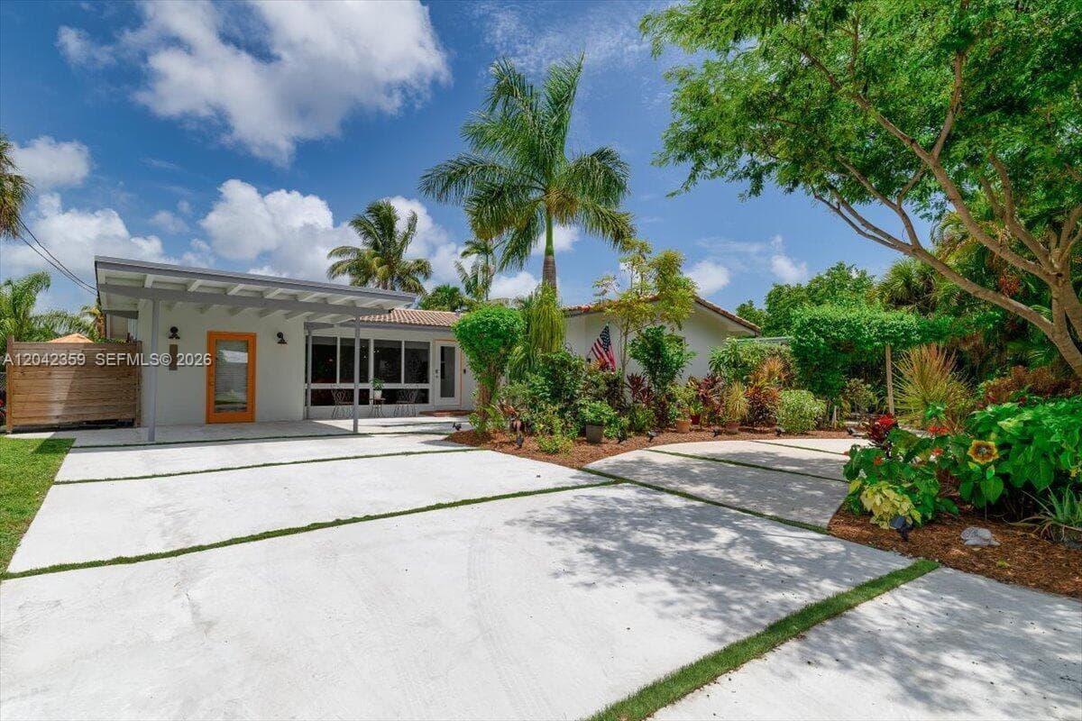 1521 SW 5th Ct, Fort Lauderdale FL 33312 photo 2
