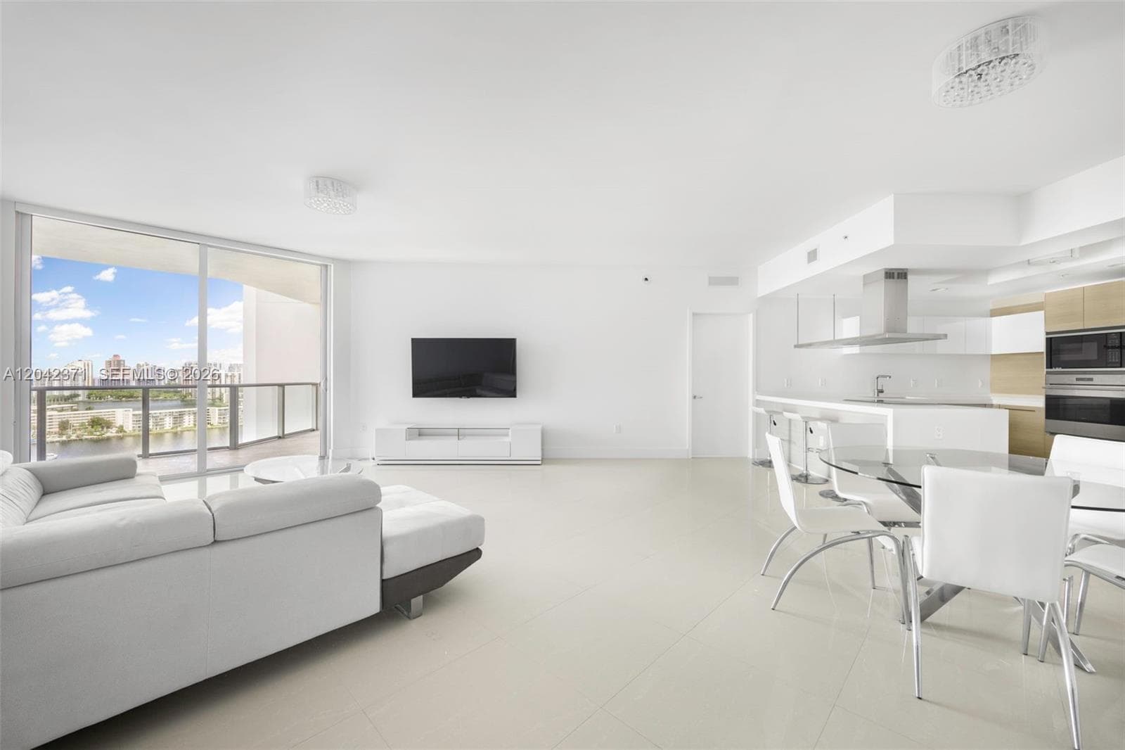 17301 Biscayne Blvd # 1704, North Miami Beach FL 33160 photo 4