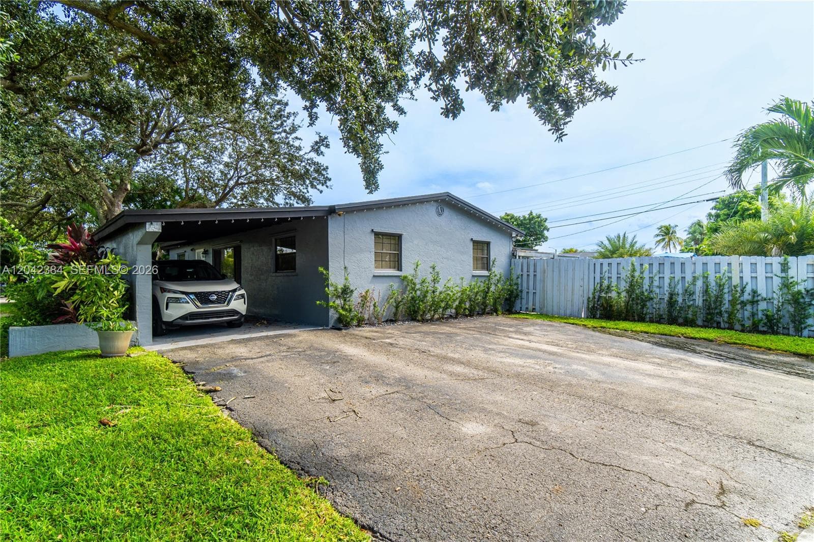 3338 Taft St, Hollywood FL 33021 photo 2