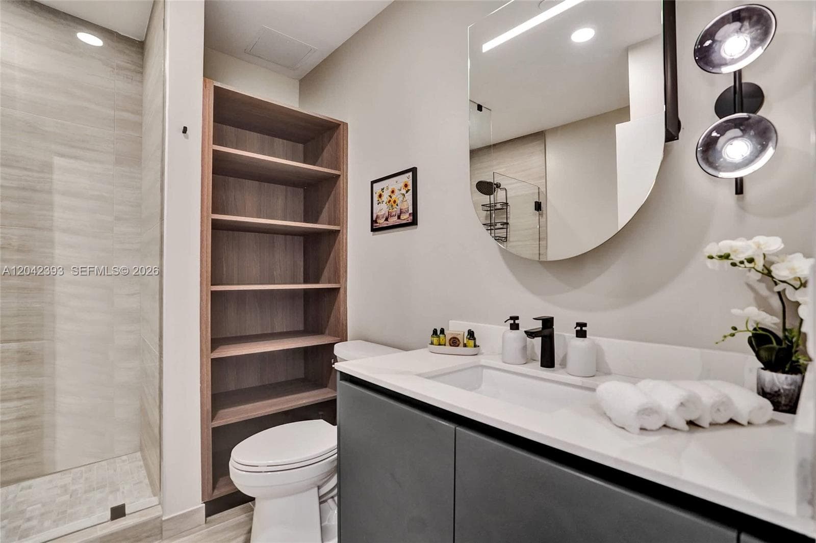 580 72nd St # 1811, Miami Beach FL 33141 photo 2
