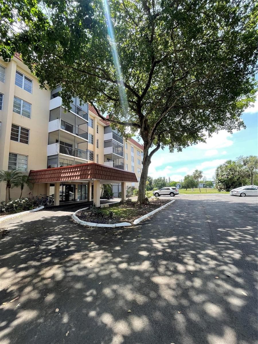 4158 Inverrary Drive # 111, Lauderhill FL 33319 photo 2