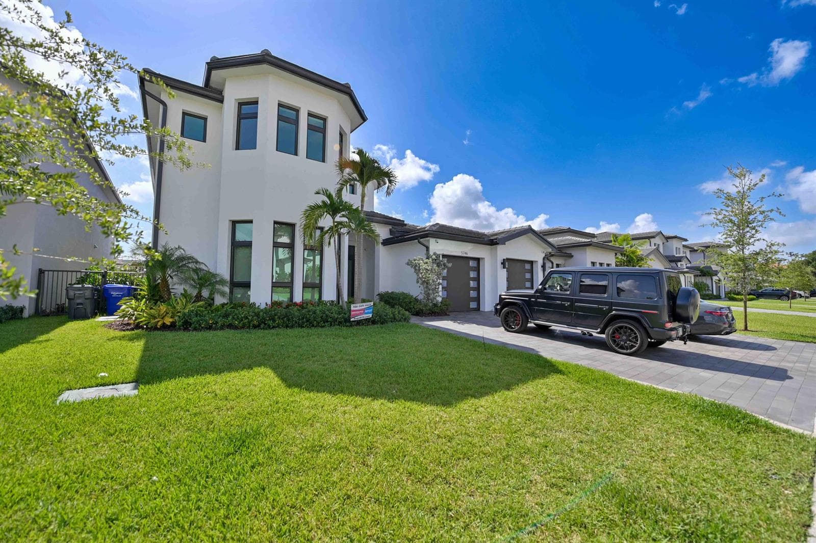 5746 Ashwood Circle W, Hollywood FL 33312 photo 2