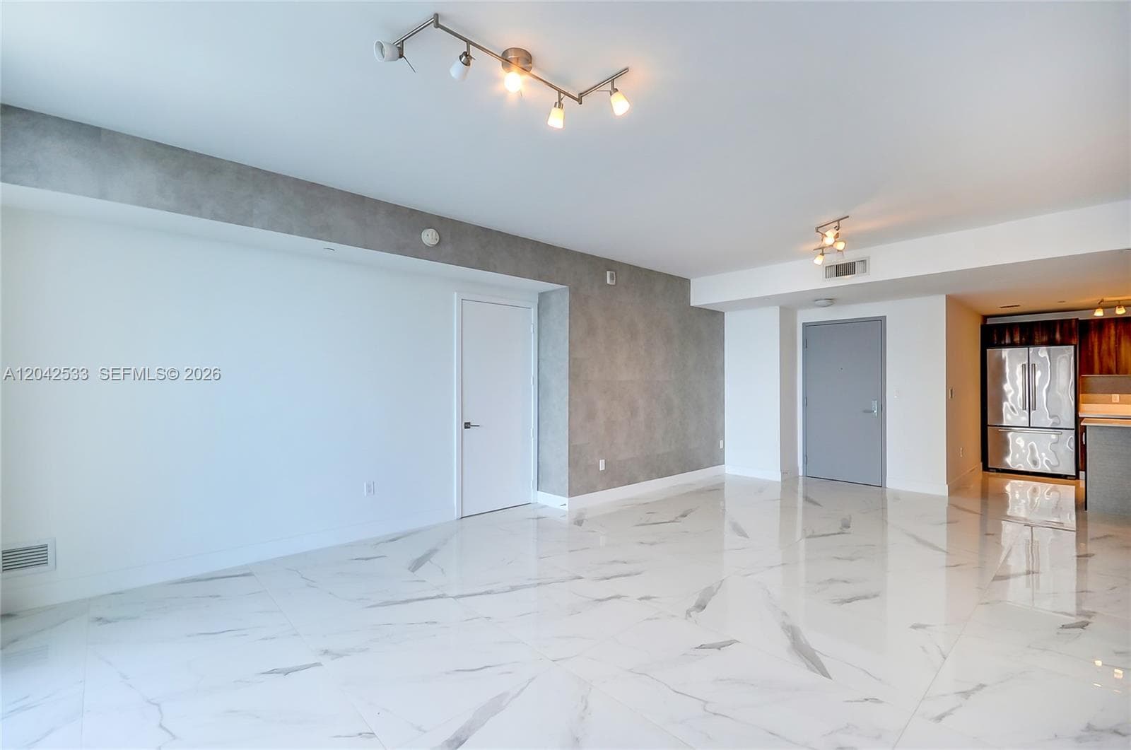 488 NE 18th St # 4310, Miami FL 33132 photo 3