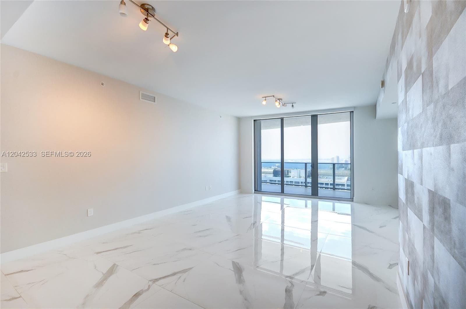 488 NE 18th St # 4310, Miami FL 33132 photo 5