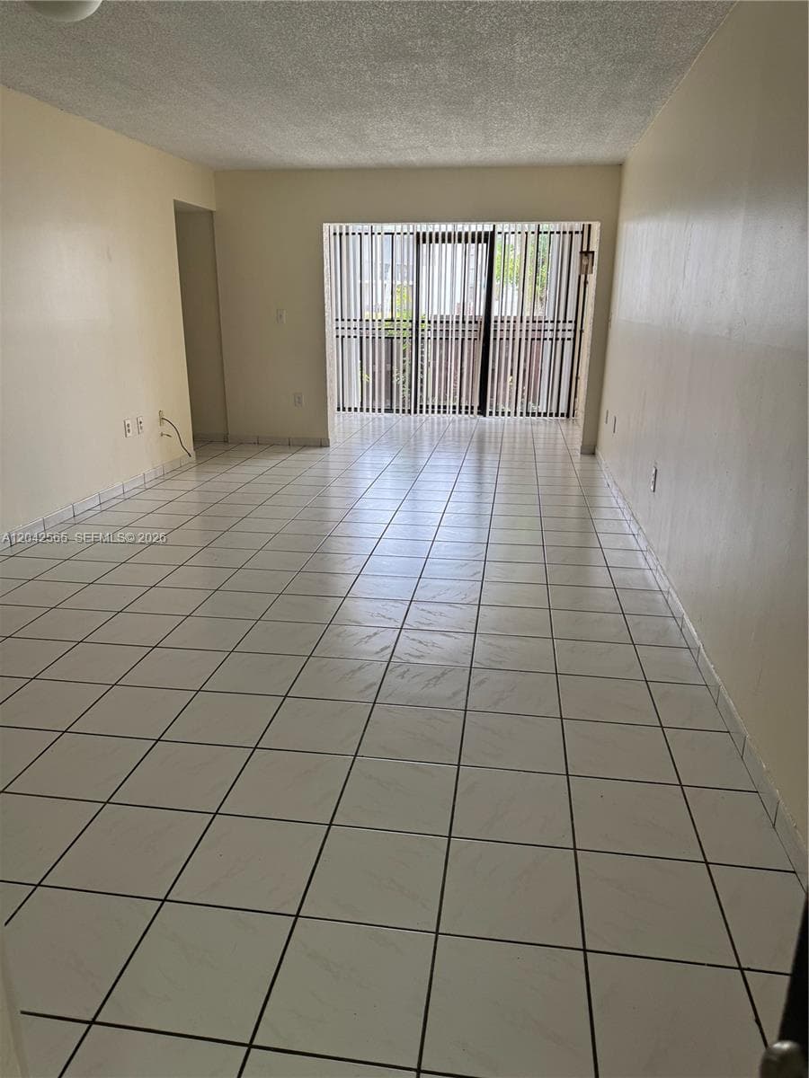 9429 Fontainebleau Blvd # 105-33, Miami, FL 33172 photo 4