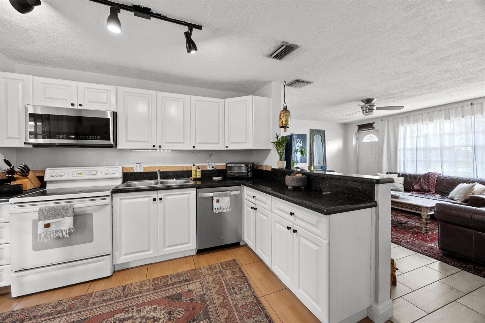 1427 NE 30th Street, Pompano Beach FL 33064 photo 4